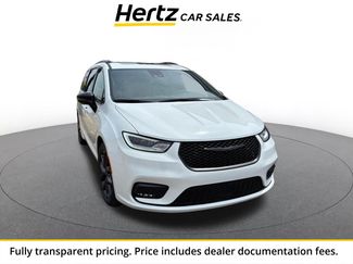 Used 2025 Chrysler Pacifica Limited FWD video 1