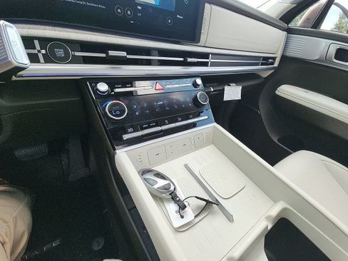 Used 2025 Hyundai Santa Fe Calligraphy FWD image 28