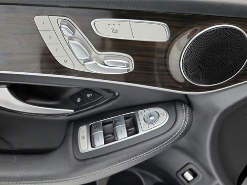 Used 2020 Mercedes-Benz GLC 300 4MATIC image 21