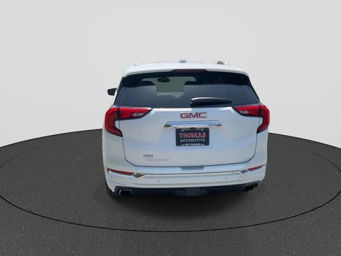 Used 2020 GMC Terrain Denali w/ Denali Premium Package FWD image 7