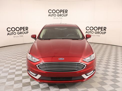 Used 2018 Ford Fusion SE w/ Equipment Group 201A FWD image 8