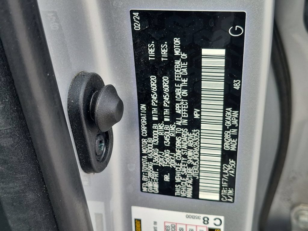 Used 2024 Toyota 4Runner Limited AWD/4WD image 30