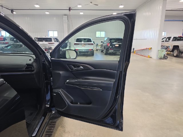 Used 2026 Chevrolet Traverse High Country AWD/4WD image 34