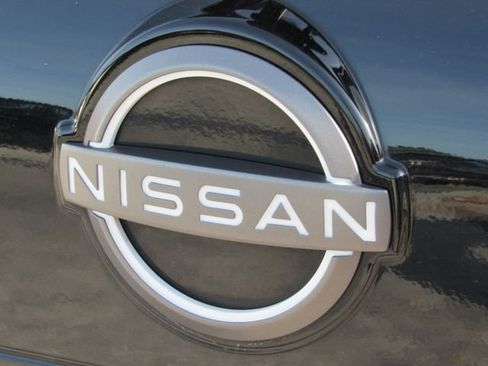 Used 2023 Nissan Rogue S AWD/4WD image 14