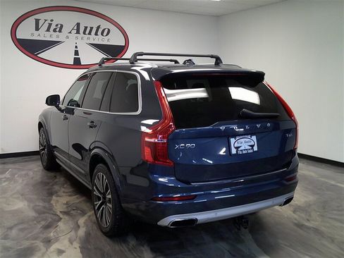Used 2020 Volvo XC90 T6 Momentum w/ Protection Package Premier image 11