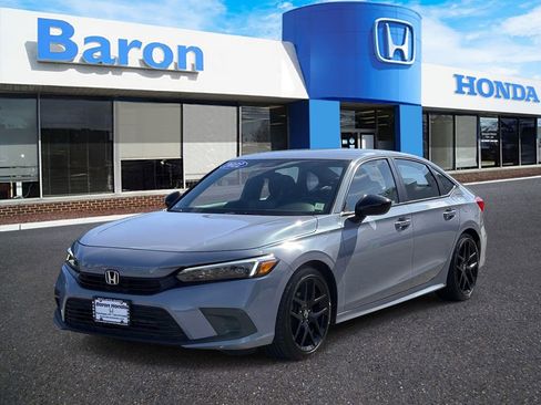 Used 2022 Honda Civic Sport image 2