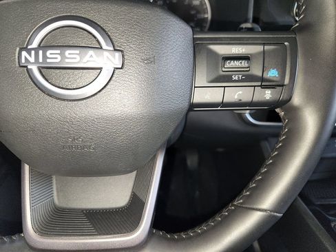 Used 2025 Nissan Rogue SV FWD image 25