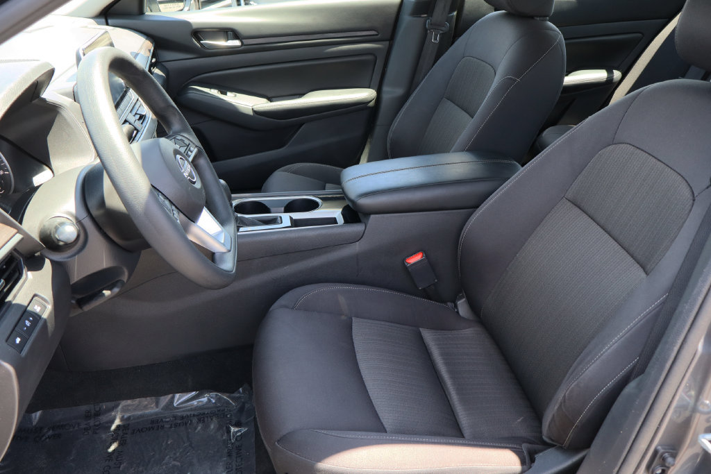 Used 2024 Nissan Altima 2.5 SV FWD image 21