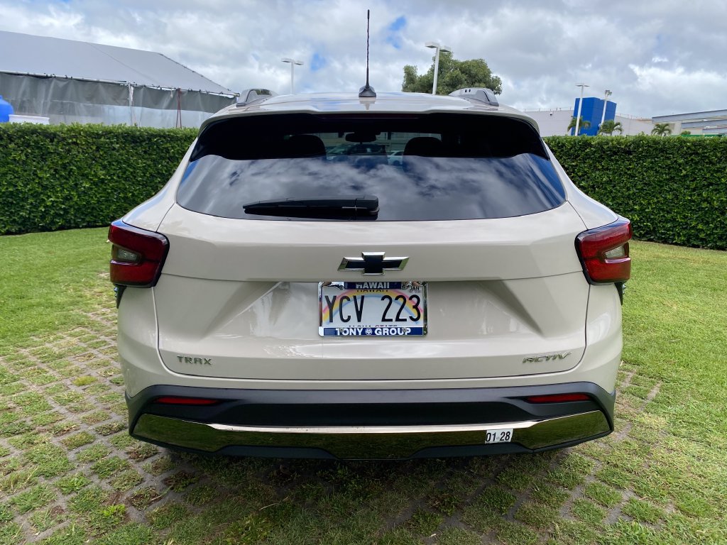 Used 2026 Chevrolet Trax ACTIV w/ Sunroof Package FWD image 6