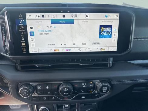 New 2025 Jeep Gladiator High Tide image 18