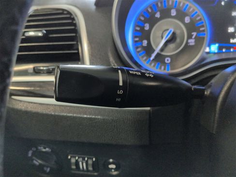 Used 2016 Chrysler 300 Touring w/ Limited Group image 28