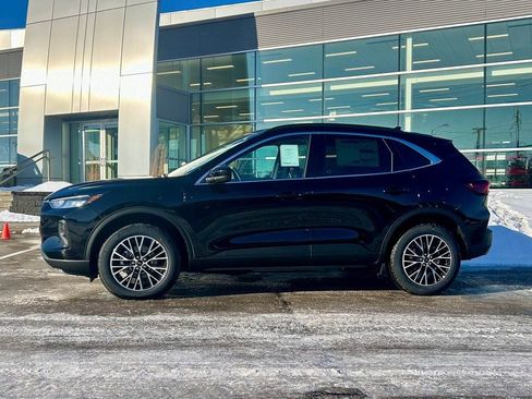 New 2026 Ford Escape SE image 2