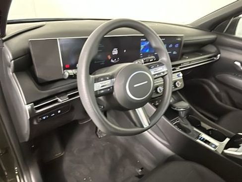 Used 2025 Hyundai Santa Cruz SE FWD image 14