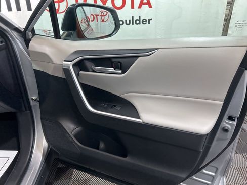 Used 2025 Toyota RAV4 XLE Premium image 8