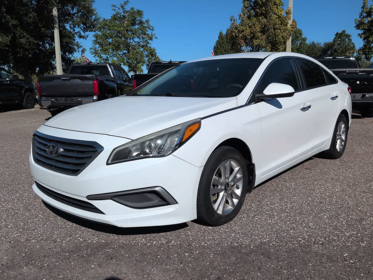 Used 2016 Hyundai Sonata SE FWD image 2