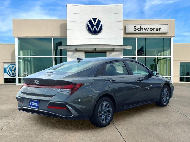 Used 2024 Hyundai Elantra SEL FWD image 6