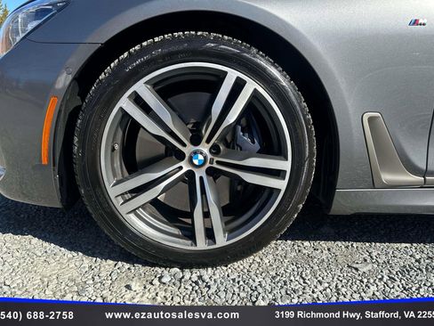 Used 2018 BMW M760i xDrive image 10