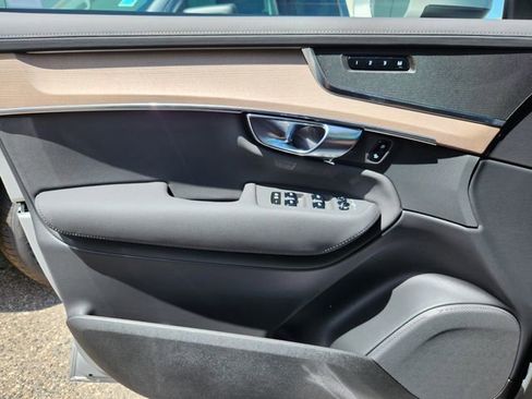 New 2025 Volvo XC90 B5 Core w/ Climate Package image 7