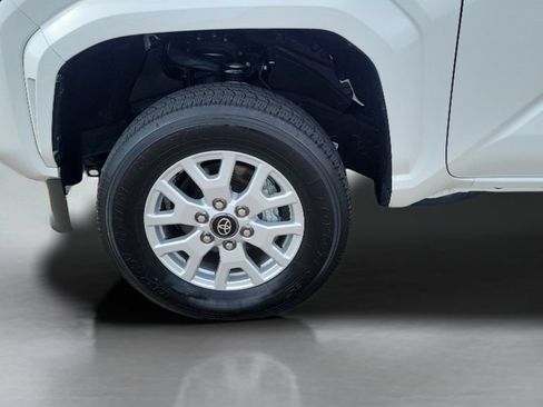 Certified 2024 Toyota Tacoma SR AWD/4WD image 10