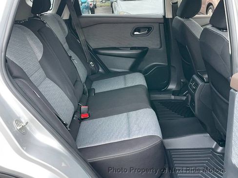 Used 2021 Nissan Rogue SV image 12