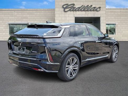 New 2025 Cadillac Lyriq Luxury image 3