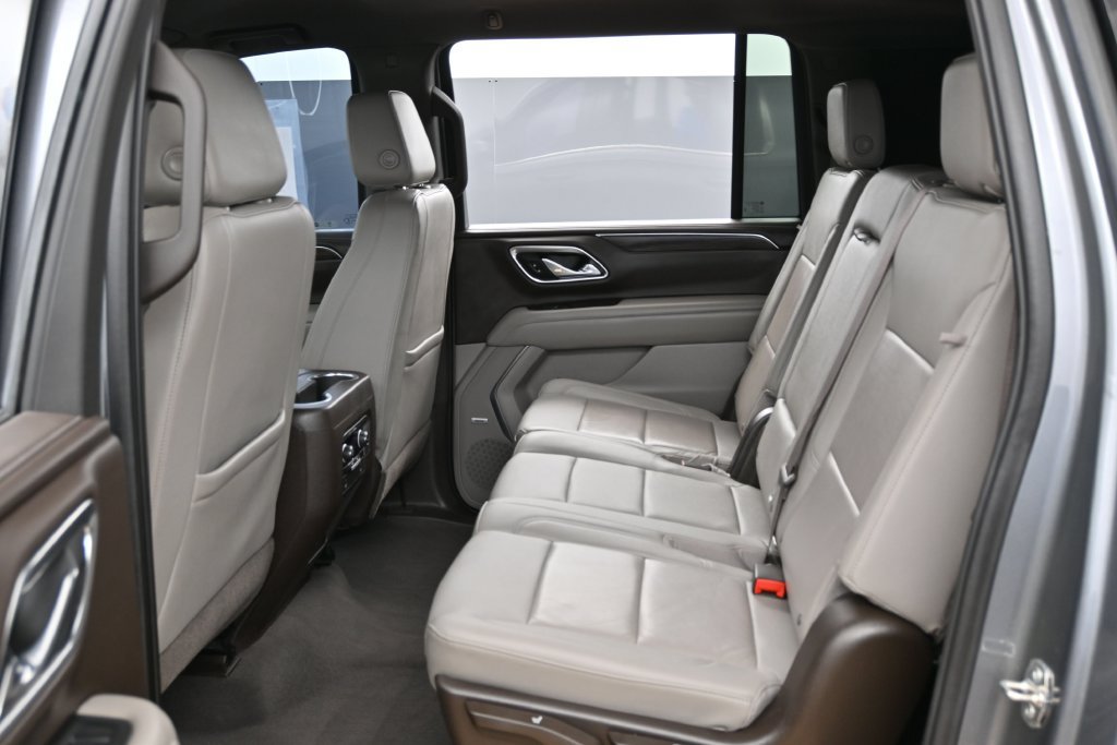 Used 2021 Chevrolet Suburban LT RWD image 29