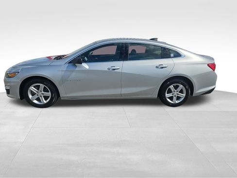 Used 2020 Chevrolet Malibu LS image 2