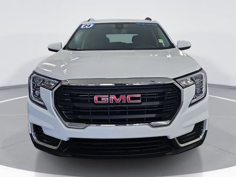 Used 2024 GMC Terrain SLE w/ Driver Convenience Package image 10