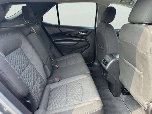 Used 2018 Chevrolet Equinox LT AWD/4WD image 16