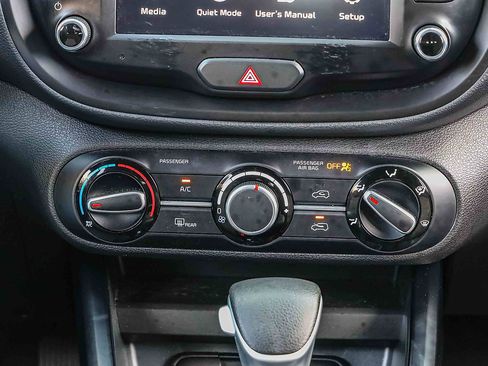Certified 2023 Kia Soul LX w/ LX Technology Package FWD image 12