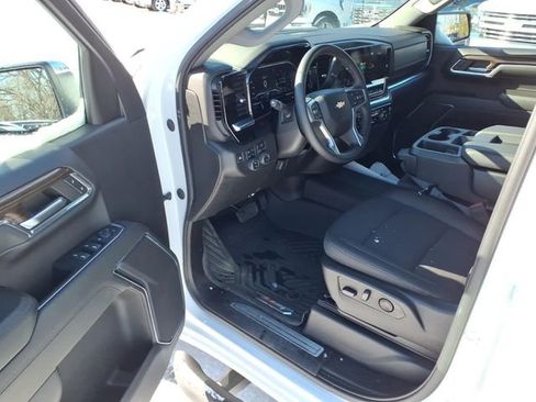 Used 2024 Chevrolet Silverado 1500 LT image 10