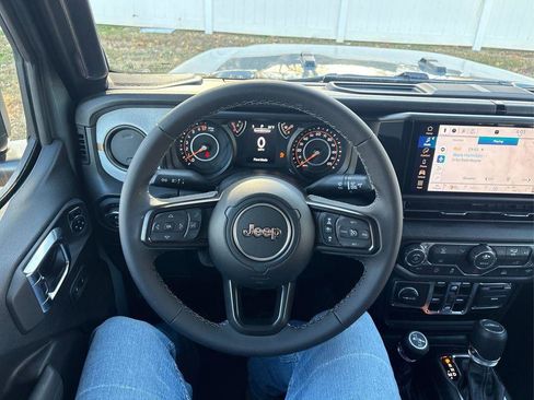 New 2026 Jeep Gladiator Sport AWD/4WD image 14