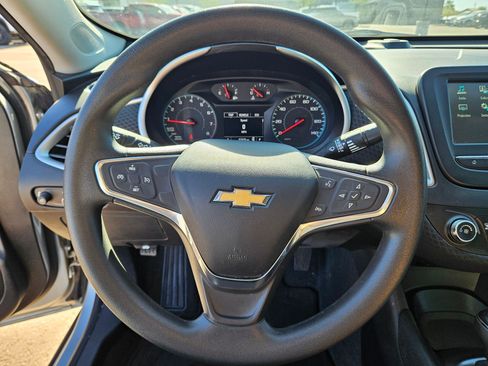Certified 2018 Chevrolet Malibu LS FWD image 14
