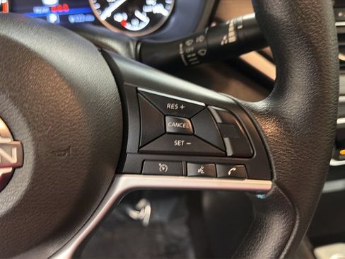 Used 2025 Nissan Altima 2.5 SV FWD image 15