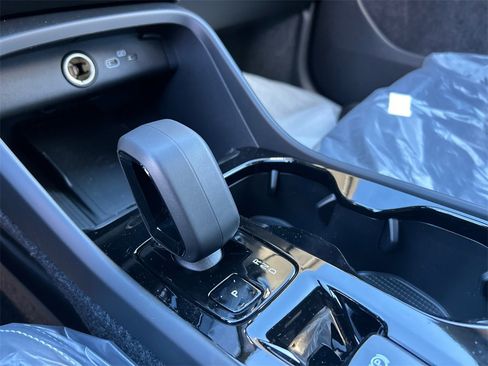 New 2026 Volvo XC40 B5 Ultra w/ Climate Package image 18