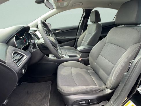 Used 2017 Chevrolet Cruze LT w/ Convenience Package FWD image 13