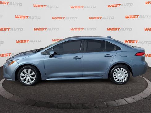 Used 2021 Toyota Corolla LE w/ Carpet Mat Package (TMS) FWD image 2