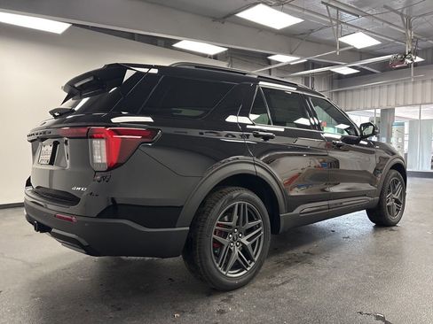New 2026 Ford Explorer ST-Line w/ ST-Line Street Pack AWD/4WD image 11