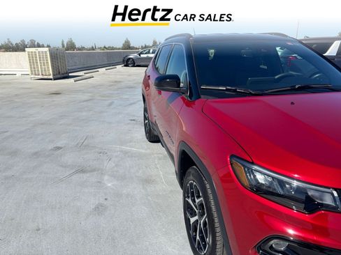Used 2025 Jeep Compass Limited AWD/4WD image 1