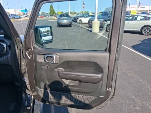 Used 2019 Jeep Wrangler Sport AWD/4WD image 27