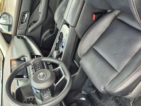 Certified 2021 Nissan Rogue SV FWD image 21