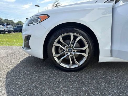 Used 2019 Ford Fusion SEL FWD image 24