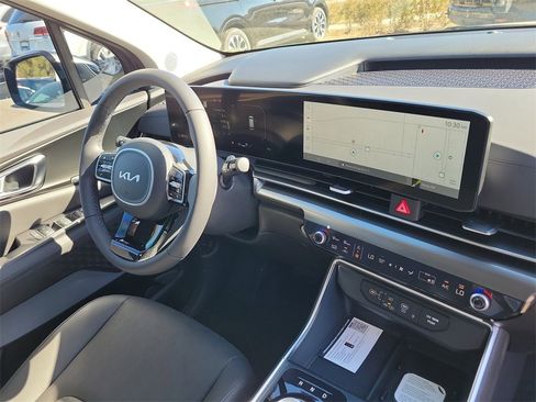 New 2026 Kia Carnival SX image 8