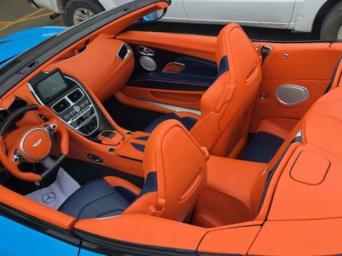 Used 2022 Aston Martin DBS Superleggera Volante RWD image 3