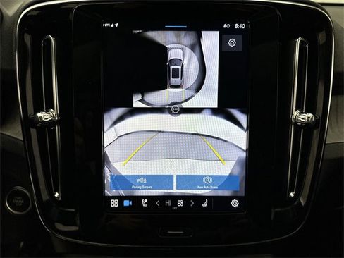 Certified 2025 Volvo XC40 B5 Plus image 17