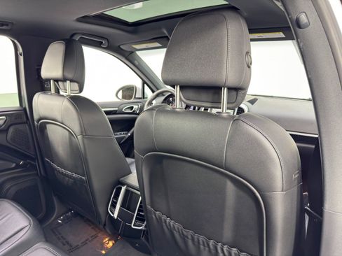 Used 2014 Porsche Cayenne image 33