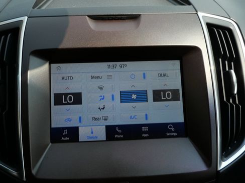 Used 2020 Ford Edge Titanium AWD/4WD image 28