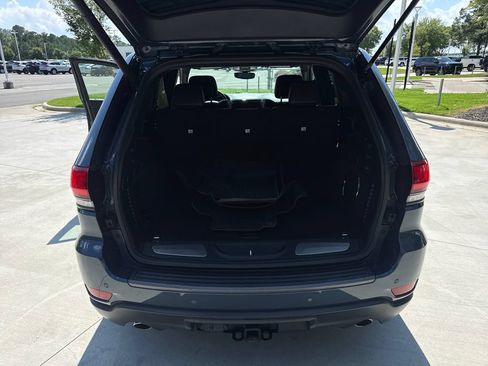 Used 2021 Jeep Grand Cherokee Trailhawk w/ Premium Lighting Group AWD/4WD image 32