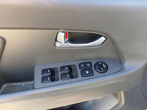 Used 2012 Kia Sportage LX image 16