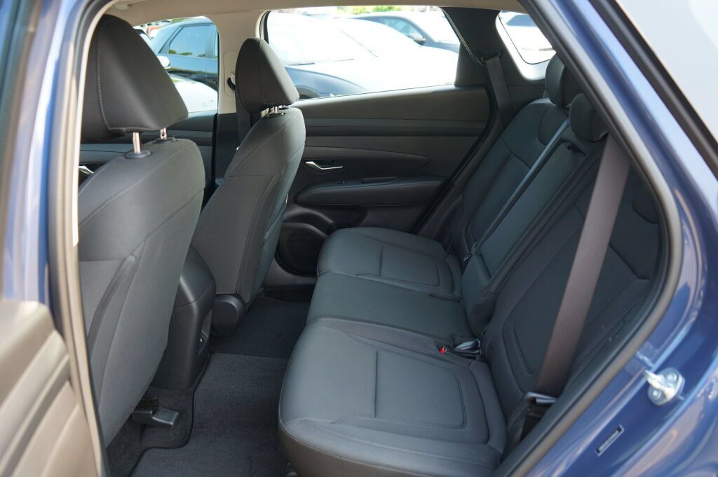Certified 2025 Hyundai Tucson SE FWD image 24